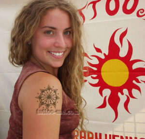 Flower and Vine Henna Tattoos Flower and Vine Henna Tattoos